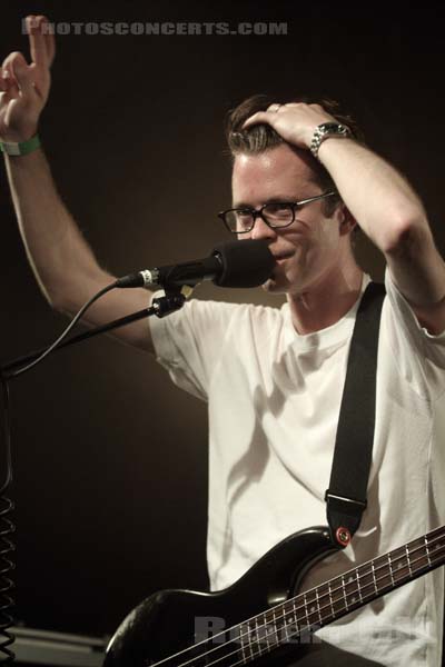 TOM VEK - 2014-06-12 - PARIS - La Fleche d'Or - 